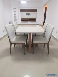 Mesa de comedor de 4 sillas con tope de cristal