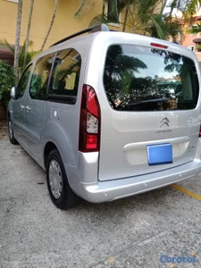 Vendo Citröen Berlingo 2016 p/pasajeros en muy buen estado