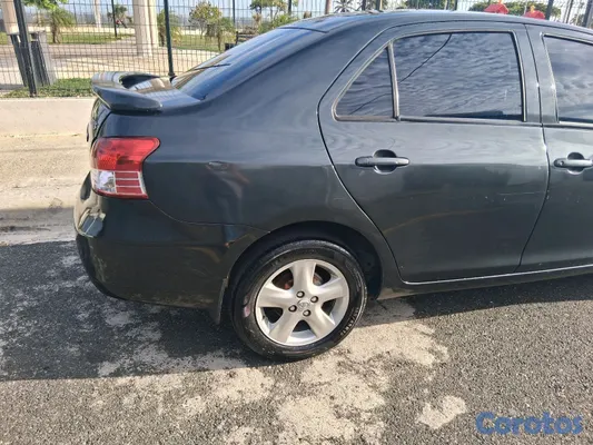 carros - toyota yaris 2006, automatico 12