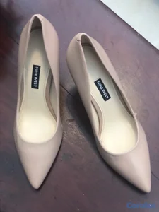 Tacones Nine West en nude/natural claro para mujer