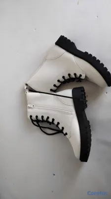 ropa y zapatos - Botas blancas Art Class 3