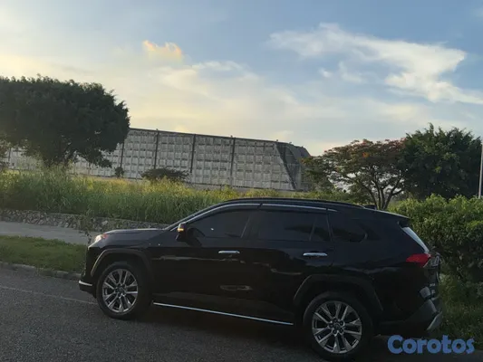 jeepetas y camionetas - 🚘 TOYOTA RAV4 2019 XLE – VERSIÓN AMÉRICANA
 5