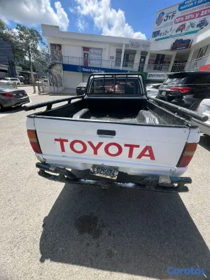 jeepetas y camionetas - Toyota 1984 cama larga  2