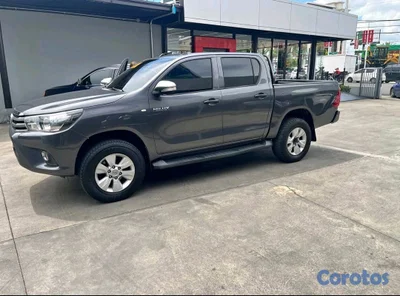Toyota Hilux mecánica 2018 4x4