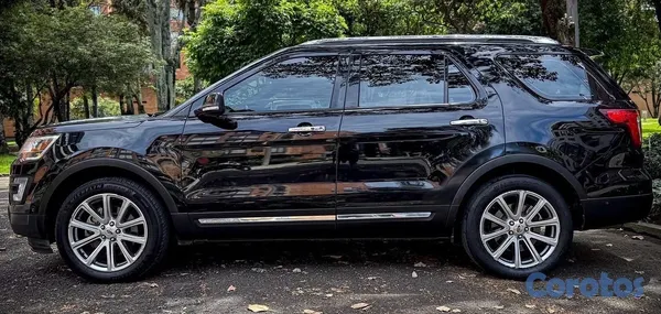 jeepetas y camionetas - Vendo Ford Explorer 2017 limited doble techo panorámico la full  3