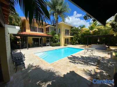 Villa en venta. 