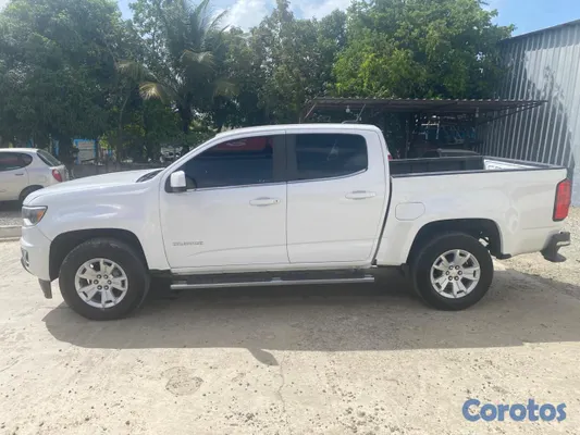 jeepetas y camionetas - Chevrolet colorado 2018 americana en excelentes co 8