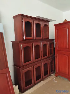 cocina - Gabinete de tres madera color caoba  2