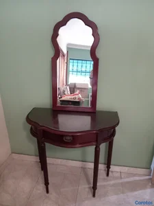 Mesa con espejo