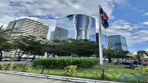 oficinas y locales comerciales - Oficina Ejecutiva Nueva en Piantini 2