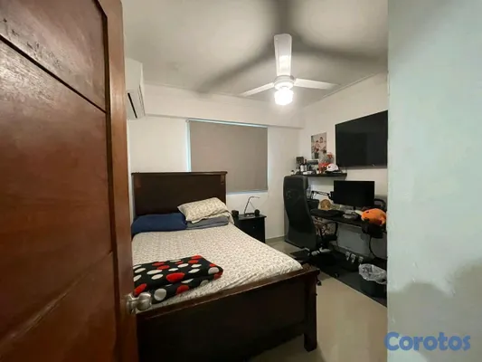 apartamentos - 2do nivel con terraza y parqueos techados en jardines del sur 13