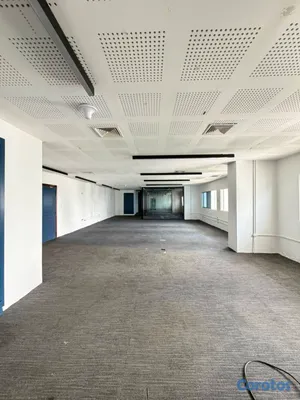 oficinas y locales comerciales - Local en Alquiler / La Esperilla 9
