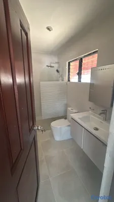 casas - se alquila una hermosa  casa cerca de la avenida España  4