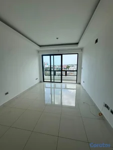alquiló renacimiento piso 6 dos habitaciones 2.5 baños parqueo techado balcón 
