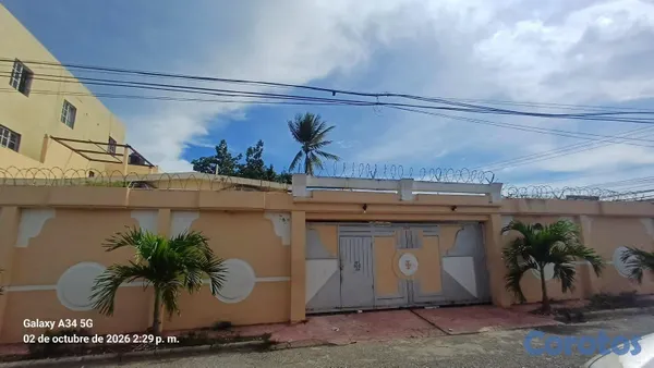 casas - Casa con vocación comercial disponible en Villa Carmen para venta y Alquiler 2