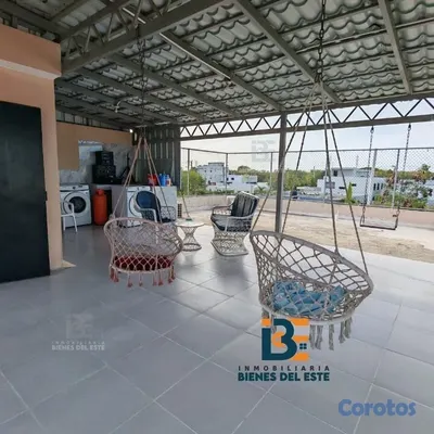 casas - Vendo moderna y amplia vivienda en Residencial Nai 8