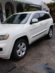 Grand Cherokee Laredo 4x4 2011.