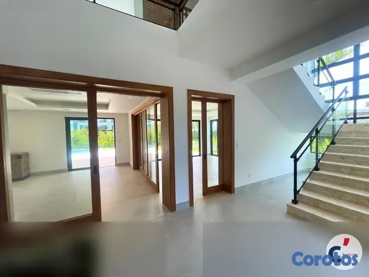 casas - Villa de 4 habitaciones con piscina climatizada en 4