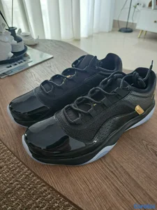 NIKE - Air Jordan 11 CMFT Low negros 