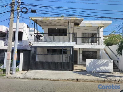 Casa con Patio 6 habitaciones