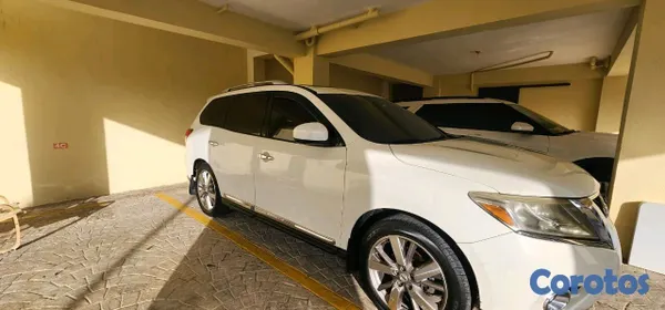 jeepetas y camionetas - Nissan patfinder platinum 2015 5