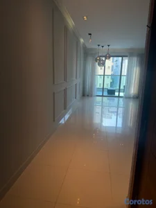 se alquile apartamento hermoso con balcón en cacicazgo torre familiar 

