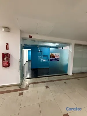 oficinas y locales comerciales - LOCAL EN MALECON CENTER 1ER NIVEL. 10
