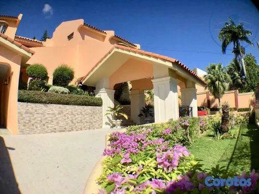casas - Prestigiosa Exclusiva y Lujosa Residencia en Cuesta Hermosa III ID 1949 8