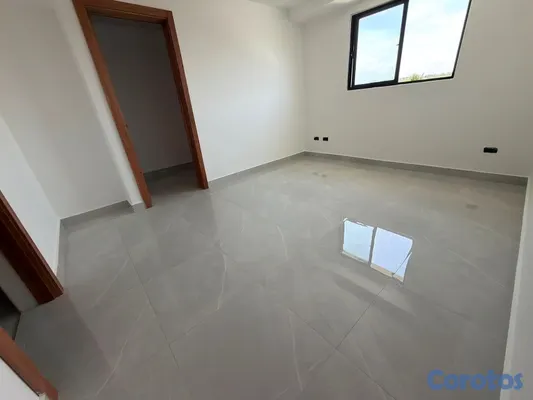 apartamentos - vendo avenida independencia piso 5 nuevo dos habitaciones dos baños parqueo balc 4