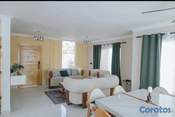 casas - Casa de dos niveles en el Km.14 Autopista Duarte 7
