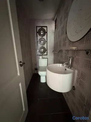 apartamentos - vendo Evaristo Morales tercer nivel tres habitaciones 2.5 baños dos parqueos  8