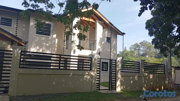 casas - 🏡✨ CASA DE LUJO EN VENTA EN JARABACOA ✨🏡  ¿Buscas  3