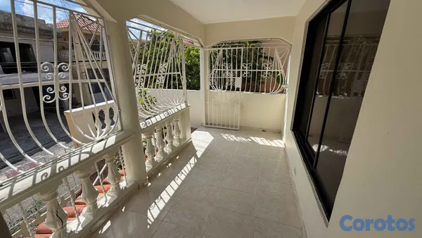 casas - Casa en 2do nivel de 4 habitaciones en Lucerna Fre 6