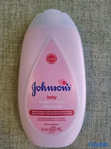 Crema hidratante Johnsons.
