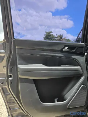 jeepetas y camionetas - KGM REXTON 2021 GRIS OSCURO DIESEL 7