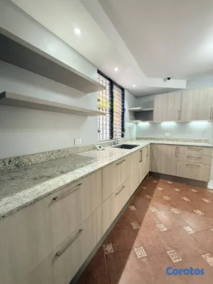 casas - Casa de 5 habitaciones en alquiler en Julieta Mora 16