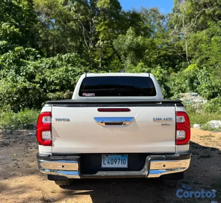 jeepetas y camionetas - Toyota hilux srv 2020 12