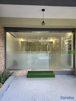 oficinas y locales comerciales - Local en Gazcue en la avenida Independencia Gazcue 6