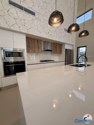 casas - En Alquiler Espaciosa Villa de 4 Habitaciones más  12