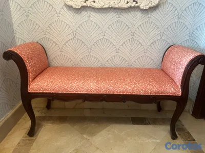 Elegante banqueta clásica estilo francés