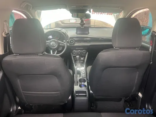 carros - Mazda demio 2018 semi full gasolina  9