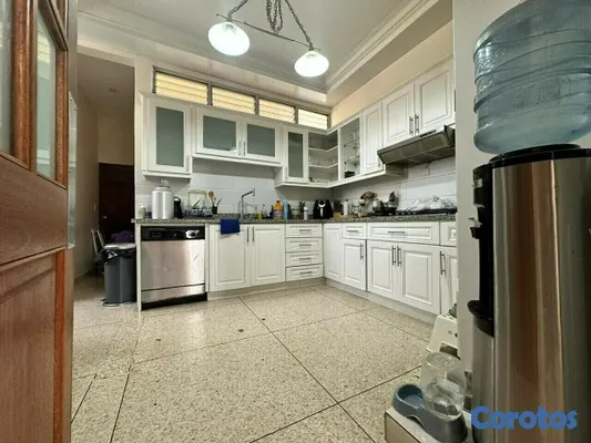 apartamentos - Apartamento en venta (180mts2) de 3 habitaciones, ubicado en Los Cacicazgos 4