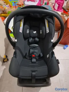 Joie Rue Infant Car Seat con Base (PRECIO NEGOCIABLE)