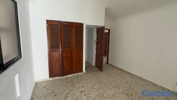 casas - Casa de 4 Habitaciones en Alquiler en Herrera con 7 Parqueos 8