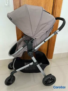 Se vende coche Evenflo. 