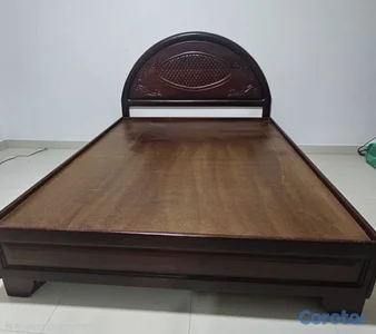Cama Queen en Caoba centenaria 
