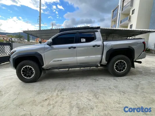 jeepetas y camionetas - Toyota tacoma trd pro 2024 clean carfax  6