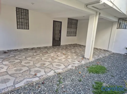 casas - CASA EN VENTA EN KM. 9 DE LA AV. INDEPENDENCIA  3