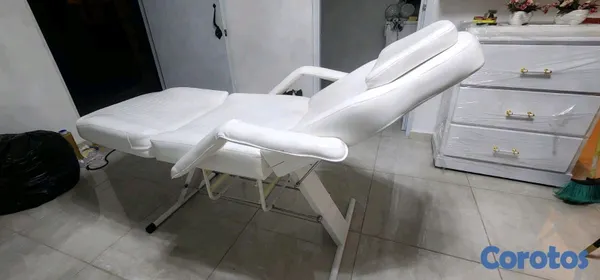 Salud y Equipamiento Médico - Camilla de estetica 4