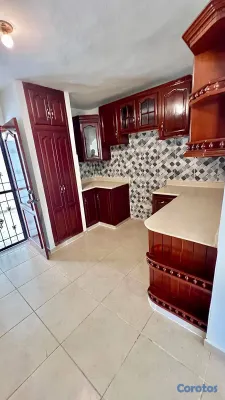 casas - Se alquila amplia propiedad para vivienda/negocio en Av. Circunvalación San Juan 11